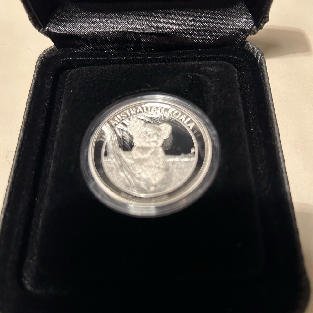 2015 high relief 1 Oz Proof Silver Australian Koala Coin. COA